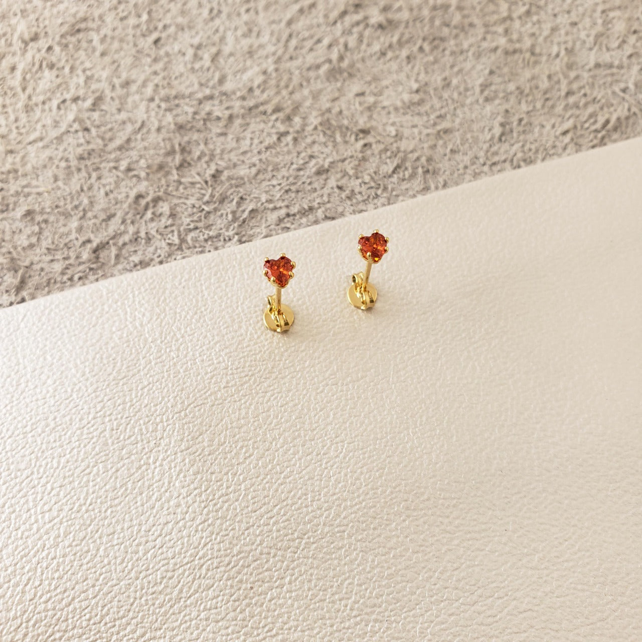 TOPO ZIRCON CORAZON ROJO