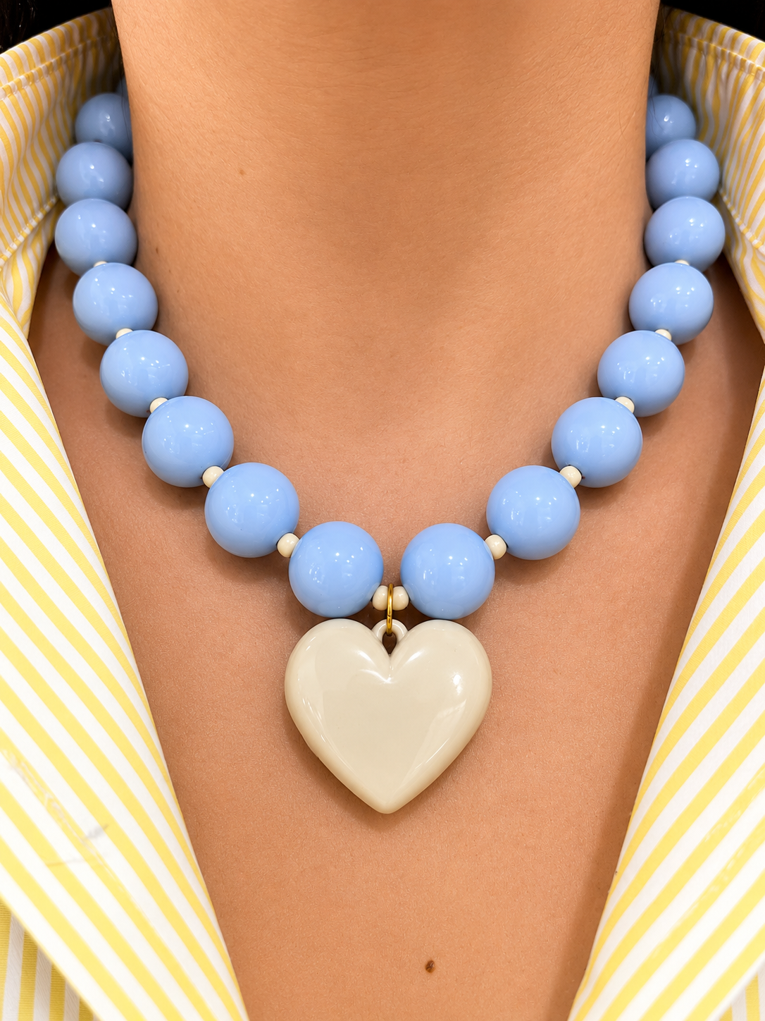 COLLARE CHICLE CON AZUL BEBE Y BEIGE