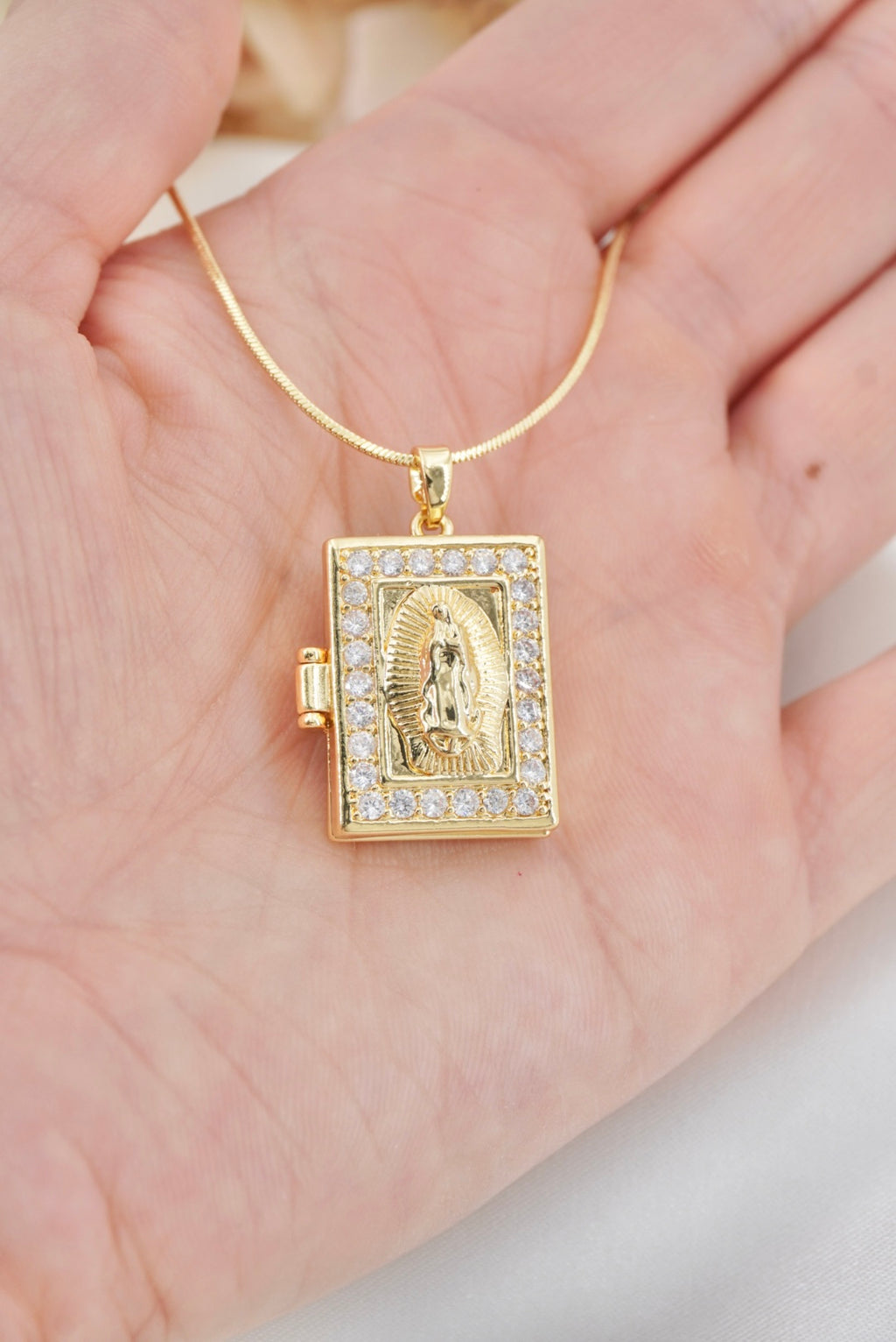 RELICARIO RECTANGULO VIRGEN DE GUADALUPE