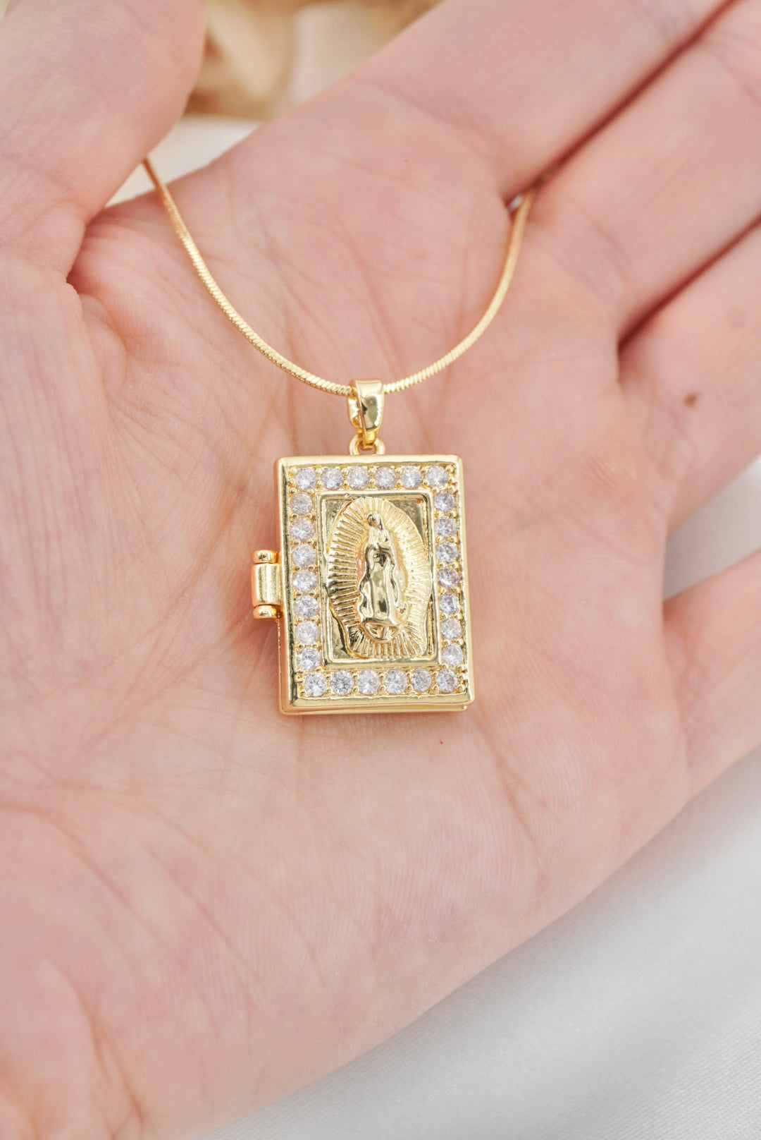 RELICARIO RECTANGULO VIRGEN DE GUADALUPE